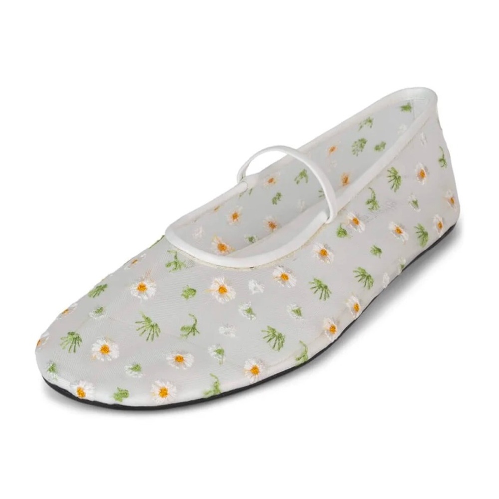 Jeffrey Campbell “Dancer-EMB” flats with daisies. Size 9. Never worn